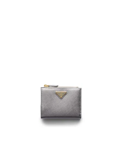 Prada Kleine Geldbörse Aus Saffiano-leder In Gray