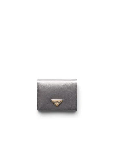 Prada Kleines Portemonnaie Aus Saffiano Leder In Gray