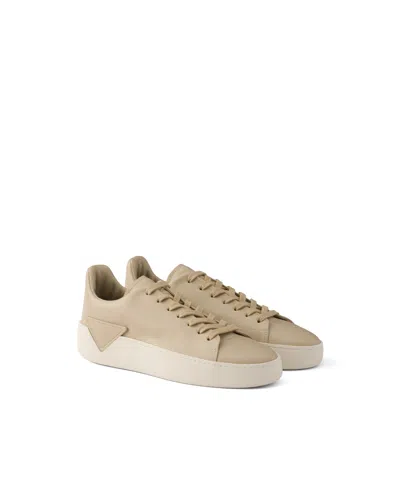 Prada Sneaker Court Aus Leder In Nude