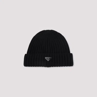 Prada Stylish Virgin Wool Beanie For Men In Black