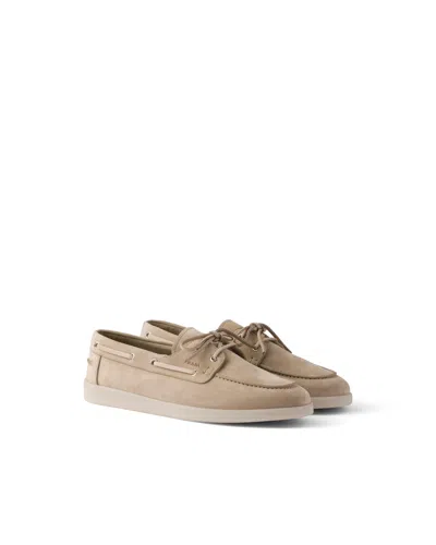 Prada Bootsschuhe Aus Wildleder Mit Schnürschuhen In Brown