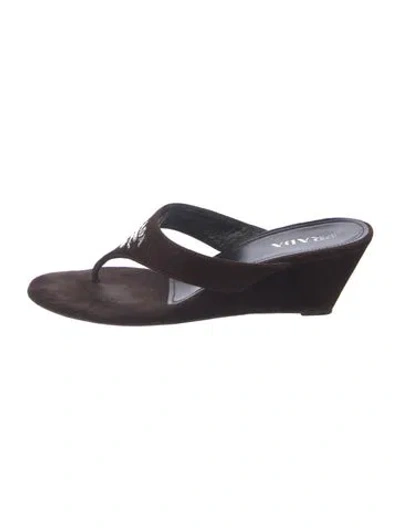 Pre-owned Prada Suede Flip Flops In Brown