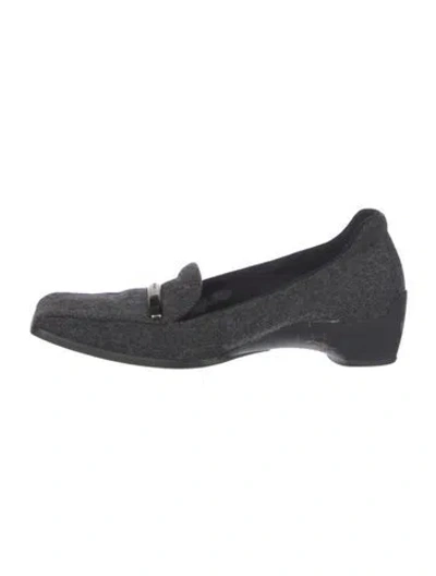 Pre-owned Prada Suede Loafers In Gray