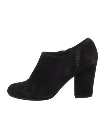 Pre-owned Prada Suede Pumps In Black