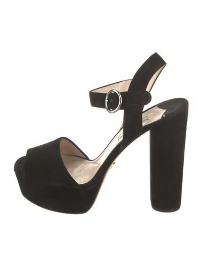 Pre-owned Prada Suede Pumps In Black