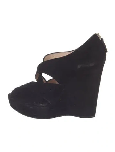 Pre-owned Prada Suede Pumps In Black