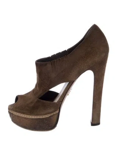 Pre-owned Prada Suede Pumps In Brown