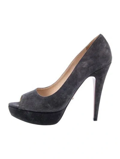 Pre-owned Prada Suede Pumps In Gray