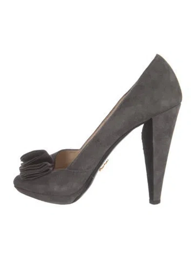 Pre-owned Prada Suede Pumps In Gray