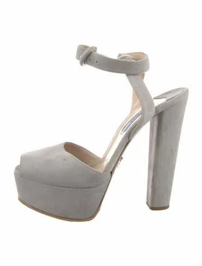Pre-owned Prada Suede Pumps In Gray