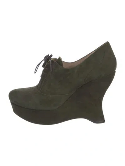 Pre-owned Prada Suede Pumps In Green