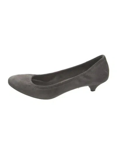 Pre-owned Prada Suede Pumps In Grey
