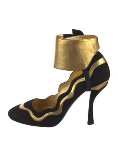 Pre-owned Prada Suede Scalloped Accent Pumps In Gold