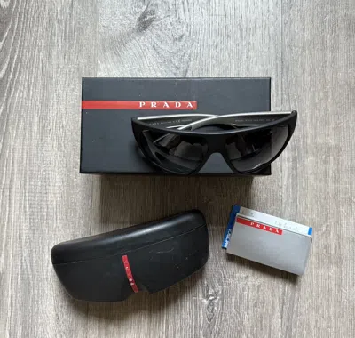 Pre-owned Prada Sunglasses In Black