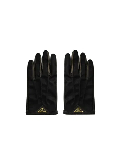 Prada Triangle Gloves In Nero
