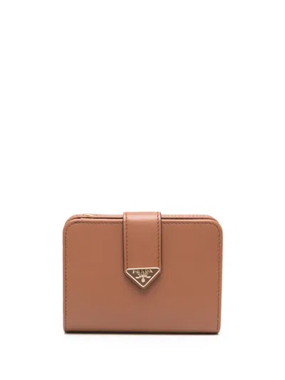 Prada Portemonnaie Aus Saffiano-leder In Brown