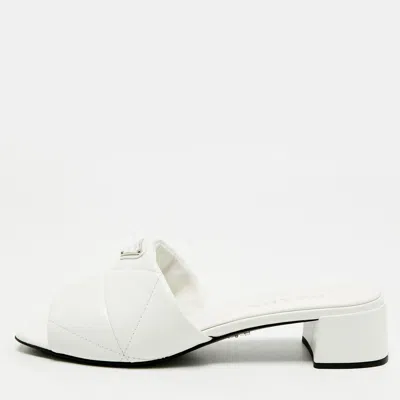 Pre-owned Prada Triangle Logo Size 40 White Quilted Leather Block Heel Slide Sandals
