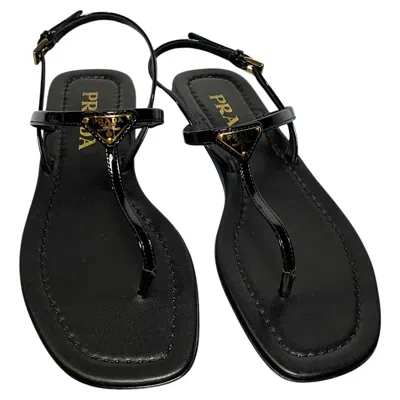 Pre-owned Prada Varnish Flip Flops In Black