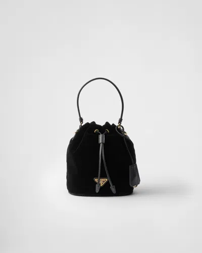 Prada Mini Bag Aus Samt Mit Details Aus Nappa-leder In Schwarz