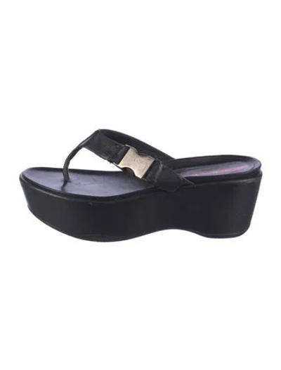 Pre-owned Prada Vintage Leather Flip Flops In Black