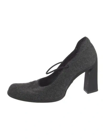 Pre-owned Prada Vintage Tweed Pattern Pumps In Grey