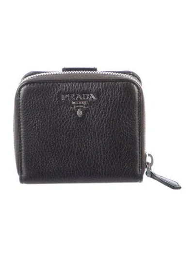 Pre-owned Prada Vitello Daino Leather Wallet In Grey/metallic