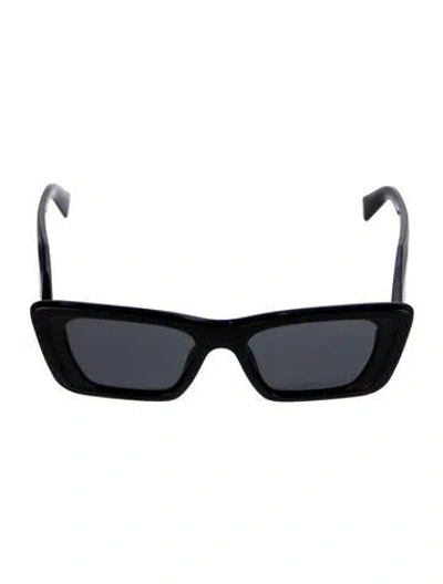 Pre-owned Prada Wayfarer Tinted Sunglasses In Black