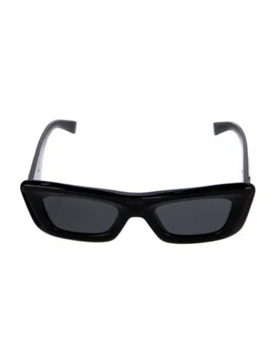 Pre-owned Prada Wayfarer Tinted Sunglasses In Black