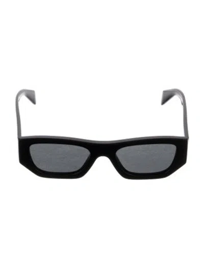 Pre-owned Prada Wayfarer Tinted Sunglasses In Black