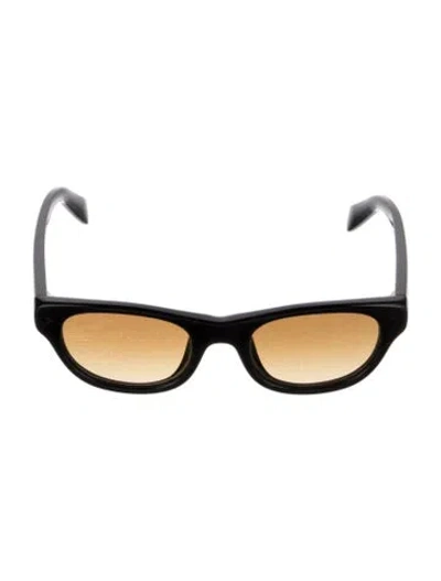 Pre-owned Prada Wayfarer Tinted Sunglasses In Black