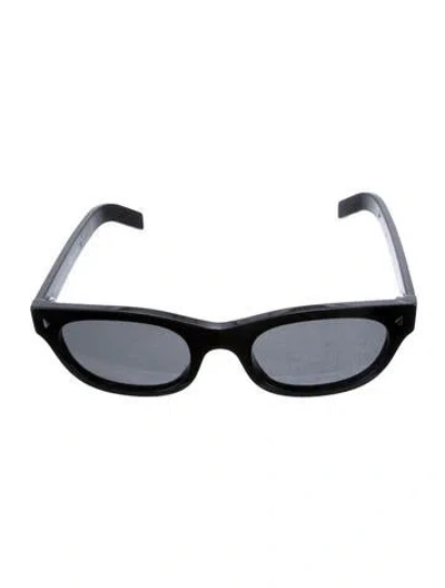 Pre-owned Prada Wayfarer Tinted Sunglasses In Black