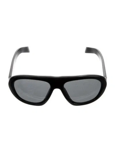 Pre-owned Prada Wayfarer Tinted Sunglasses In Black