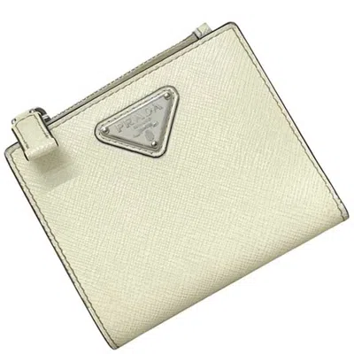 Pre-owned Prada White Leather Wallet (bi-fold) ()