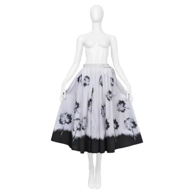 Pre-owned Prada White Skirt With Black Flowers And Dipped Hem