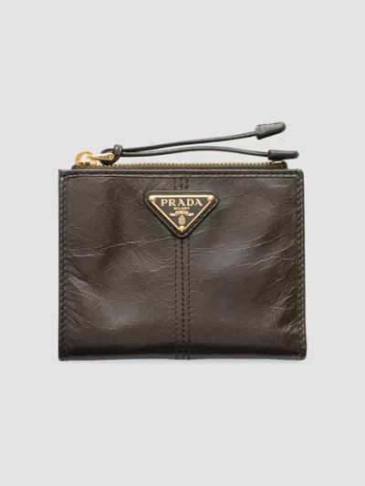 Prada Women's Small Leather Wallet In Green