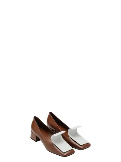 PRADA WOMEN'S TOBACCO AND WHITE LEATHER DÃ©COLLETÃ© PUMPS