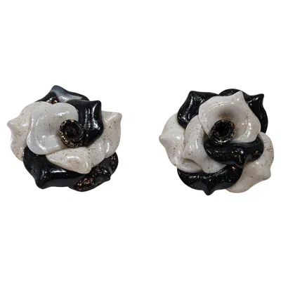 Pre-owned Pradera White Veined And Black Camelia Polymer Earrings With Golplated Silver Closure