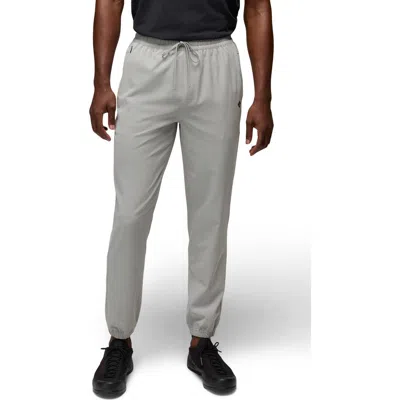 Prana Hybridizer Breathe Performance Joggers In Gray