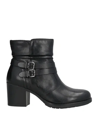 Pregunta Woman Ankle Boots Black Size 7 Leather