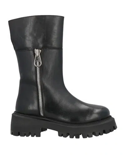 Pregunta Woman Ankle Boots Black Size 8 Leather