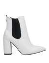 Pregunta Woman Ankle Boots White Size 10 Synthetic Fibers In White