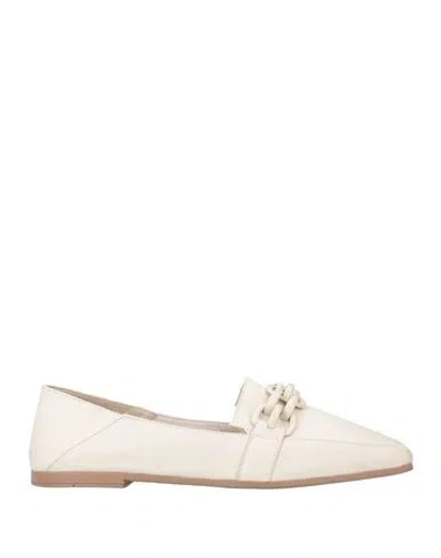 Pregunta Woman Loafers Off White Size 10 Leather