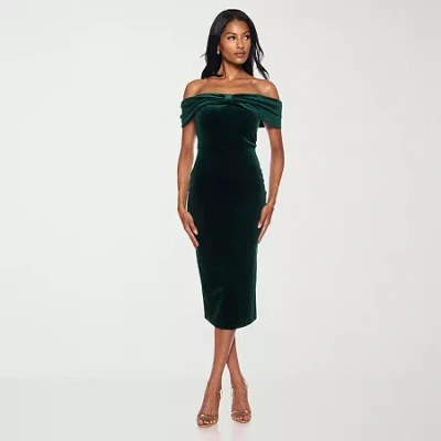 Premier Amour Womens Off The Shoulder Short Sleeve Velvet Sheath Dress In Green