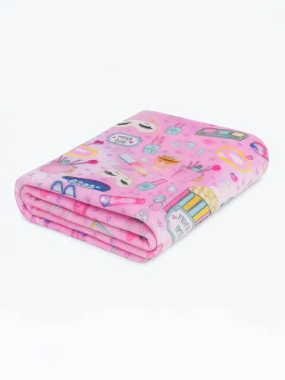 Preppy Goose Plush Smiley Face Blanket In Pink