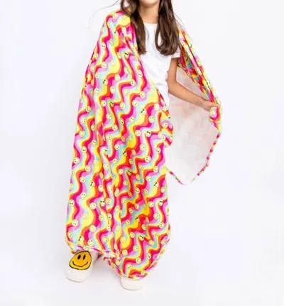 Preppy Goose Teen's Girls Groovy Smiles Plush Blanket In Colorful Retro Wavy Smiley Face Print In Multi