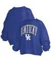 PRESSBOX WOMEN'S ROYAL KENTUCKY WILDCATS JANISE ARCH OVER LOGO WAIST LENGTH OVERSIZED PULLOVER SWEATSHIRT