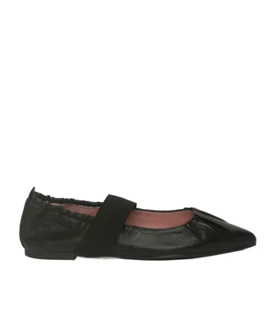 Pretty Ballerinas Pleated Pointed Flats In Black