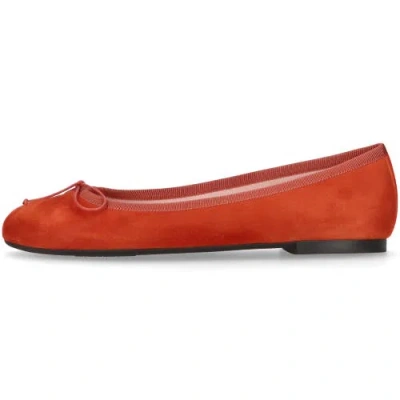 Pretty Ballerinas Round Toe Ballet Flat In Orange