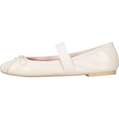 Pretty Ballerinas Round Toe Sacchetto Ballet Flat In White