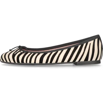 Pretty Ballerinas Round Toe Zebra Ballet Flat In Multi